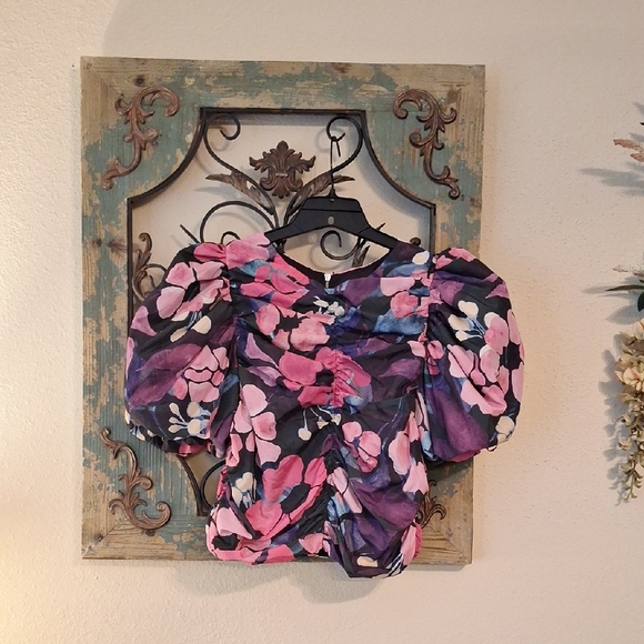 H&M Pink and Purple Floral Puff Sleeve Blouse. Excellent Condition Size Medium - Picture 3 of 11
